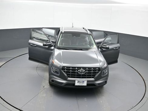 Certified 2023 Hyundai Venue Limited w/ Cargo Package image 44
