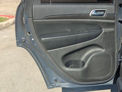 Used 2017 Jeep Grand Cherokee Altitude image 15