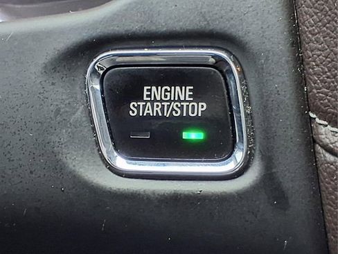 Used 2017 GMC Acadia SLT image 26