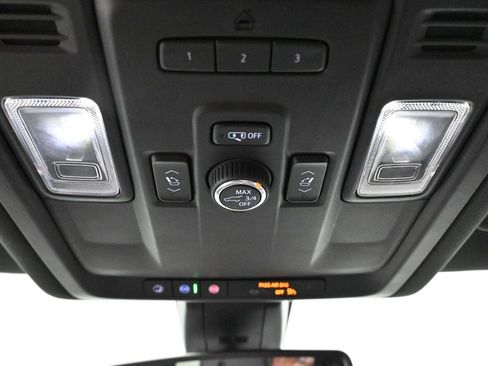 Used 2021 Chevrolet Suburban Premier AWD/4WD image 30