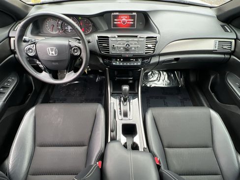 Used 2017 Honda Accord Sport image 21