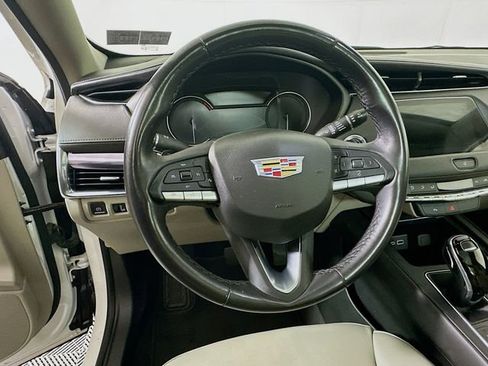 Used 2023 Cadillac XT4 Luxury FWD image 14