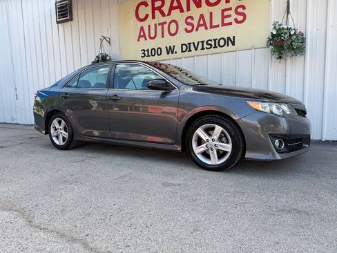 Used 2012 Toyota Camry SE FWD image 2