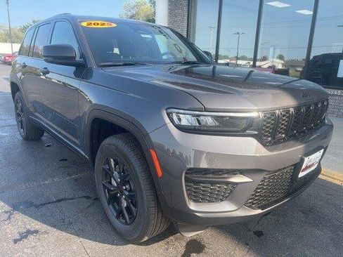 New 2025 Jeep Grand Cherokee Altitude image 1