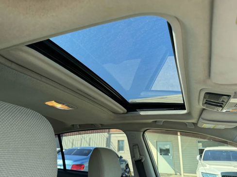 Used 2016 Subaru Crosstrek 2.0i Premium w/ Moonroof Package image 21