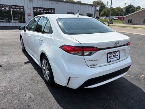 Used 2022 Toyota Corolla LE FWD image 5