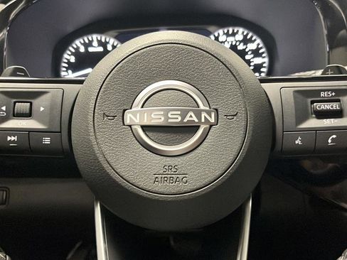 Used 2025 Nissan Pathfinder SL w/ Black Appearance Package FWD image 15