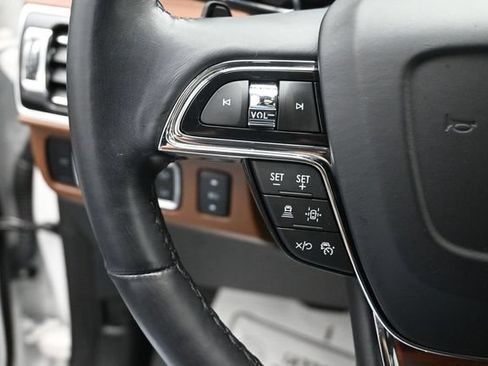 Certified 2023 Lincoln Navigator Reserve AWD/4WD image 12
