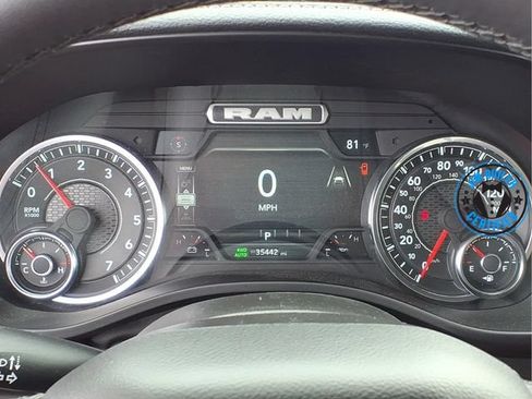 Used 2025 RAM 1500 Laramie AWD/4WD image 11