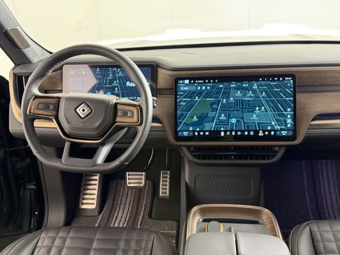 Used 2026 Rivian R1T Premium Quad AWD/4WD image 30