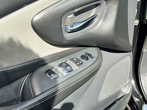 Used 2018 Nissan Murano SV w/ Premium Package FWD image 19
