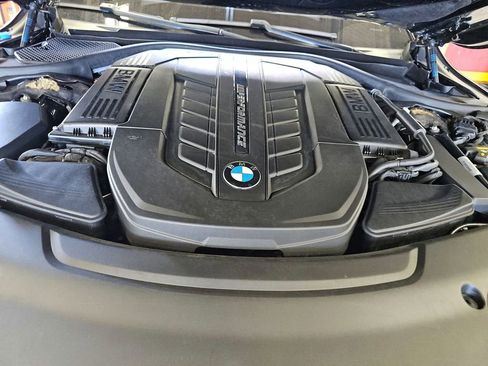 Used 2018 BMW M760i xDrive w/ Luxury Rear Seating Package AWD/4WD image 19