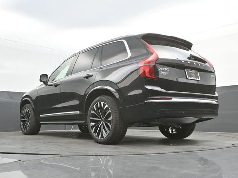 New 2026 Volvo XC90 B5 Plus AWD/4WD image 32
