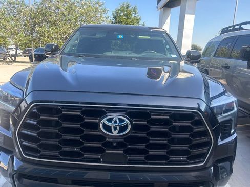 Used 2023 Toyota Sequoia Platinum AWD/4WD image 2