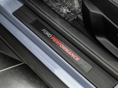 Used 2022 Ford Mustang Shelby GT500 w/ Carbon Fiber Track Pack RWD image 52