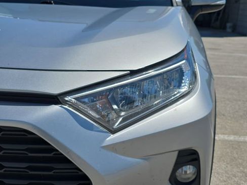 Used 2021 Toyota RAV4 XLE AWD/4WD image 31