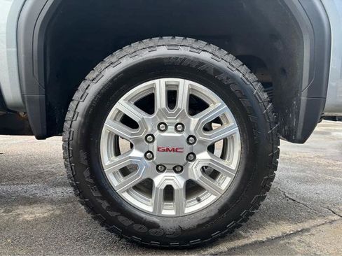 Used 2024 GMC Sierra 2500 SLT w/ SLT Premium Package image 4