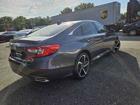 Used 2018 Honda Accord Sport image 5