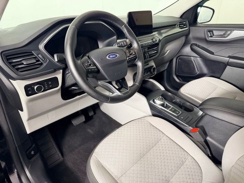 Used 2023 Ford Escape Active image 31