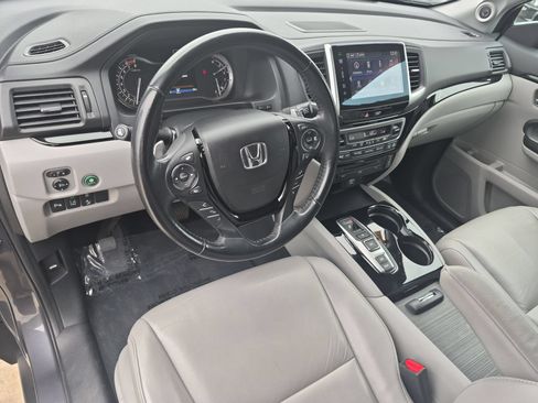 Used 2016 Honda Pilot Touring image 10