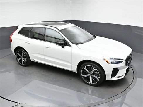 Used 2022 Volvo XC60 B6 R-Design w/ Advanced Package image 45