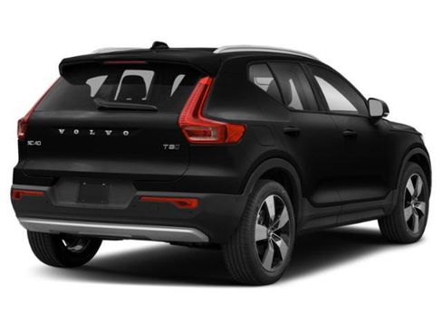 Used 2020 Volvo XC40 T5 Momentum w/ Protection Package Premier AWD/4WD image 2