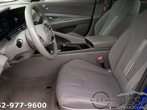Used 2024 Hyundai Elantra SEL FWD image 12