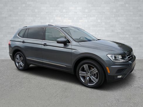 Used 2020 Volkswagen Tiguan SEL image 1