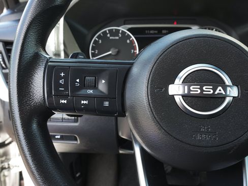 Used 2024 Nissan Rogue SV AWD/4WD image 18