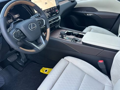 New 2026 Lexus RX 450h AWD image 7