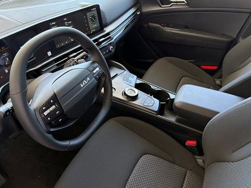 New 2026 Kia Sportage LX FWD image 10