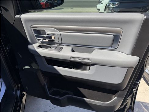 Used 2019 RAM 1500 Classic SLT w/ Luxury Group AWD/4WD image 30