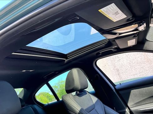 Used 2020 BMW 330i Sedan w/ Driving Assistance Package RWD image 13