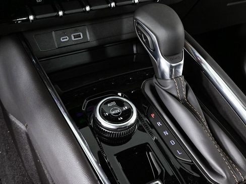 New 2025 GMC Canyon AT4 w/ Nightfall Edition image 16