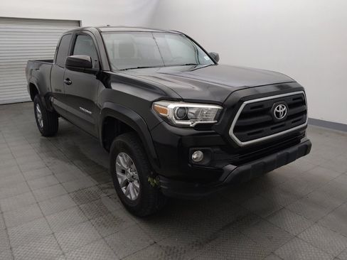 Used 2017 Toyota Tacoma SR5 w/ Tow Package RWD image 13