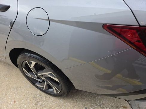 Used 2025 Hyundai Elantra Sport FWD image 5