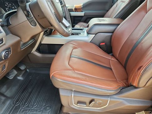 Used 2018 Ford F150 King Ranch w/ Equipment Group 601A Luxury AWD/4WD image 8