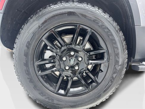 Used 2023 Land Rover Defender 110 SE image 54