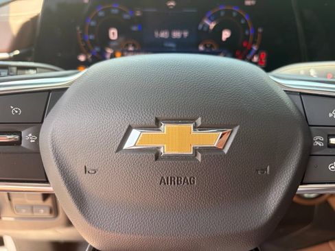 Used 2025 Chevrolet Suburban High Country AWD/4WD image 29