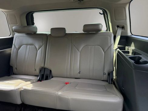 Used 2019 Ford Expedition Limited w/ Equipment Group 301A AWD/4WD image 38