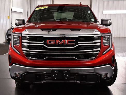 Used 2024 GMC Sierra 1500 SLT w/ SLT Premium Package AWD/4WD image 2