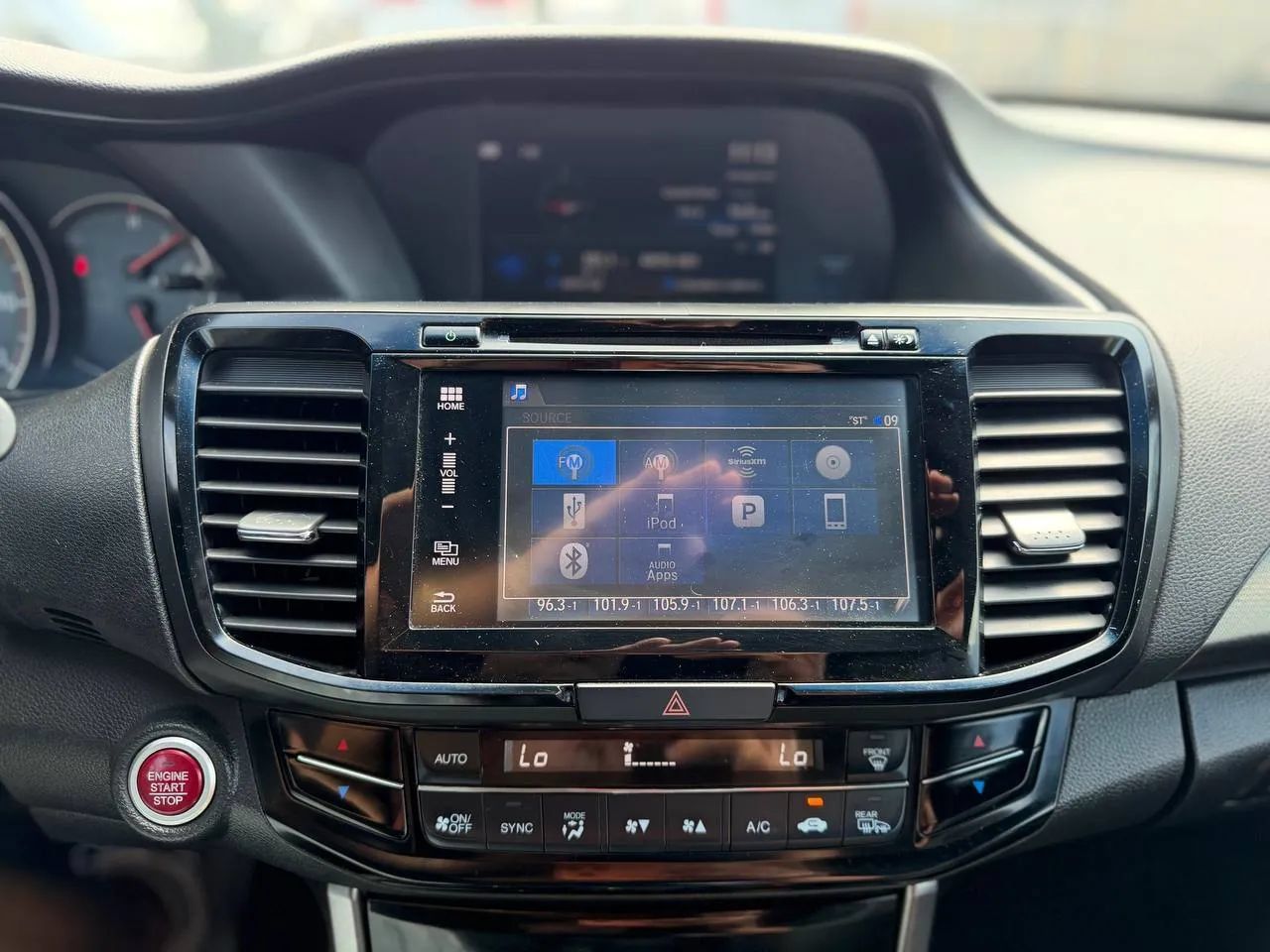 Used 2017 Honda Accord EX-L image 44