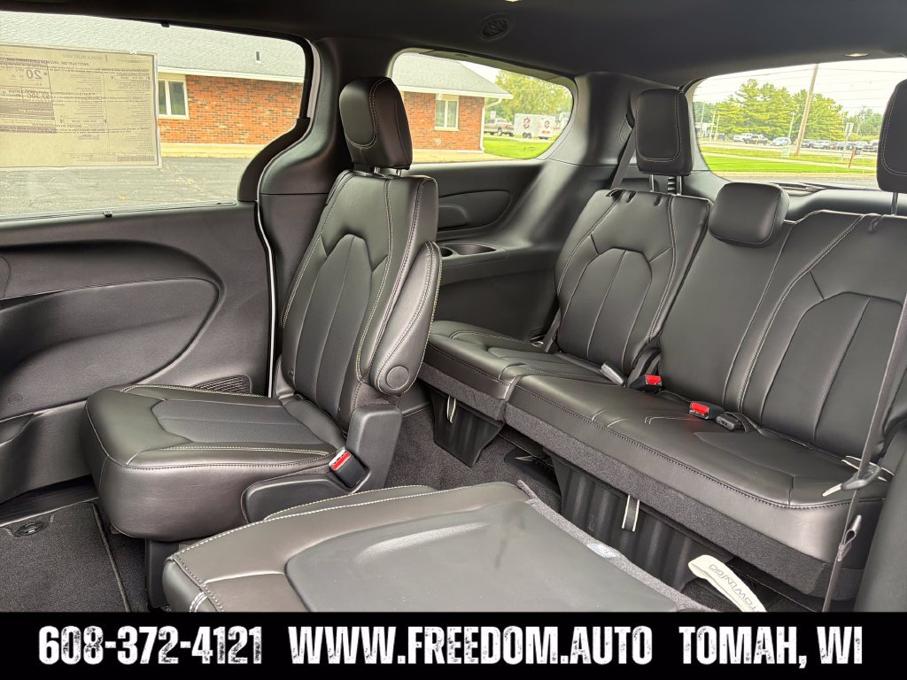 New 2027 Chrysler Pacifica Select AWD/4WD image 28