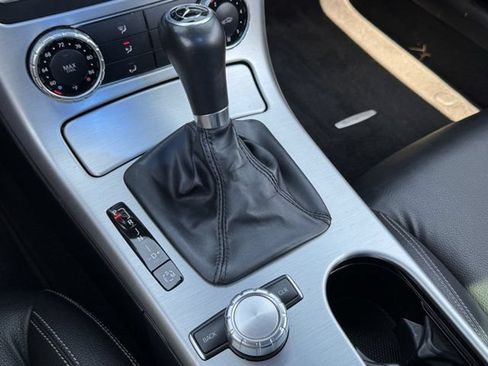 Used 2014 Mercedes-Benz SLK 250 image 19