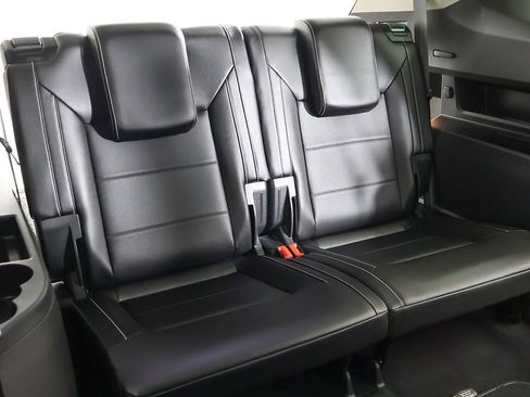 Used 2021 Volkswagen Atlas SE image 38