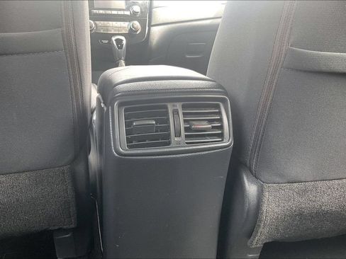 Used 2017 Nissan Rogue S AWD/4WD image 39
