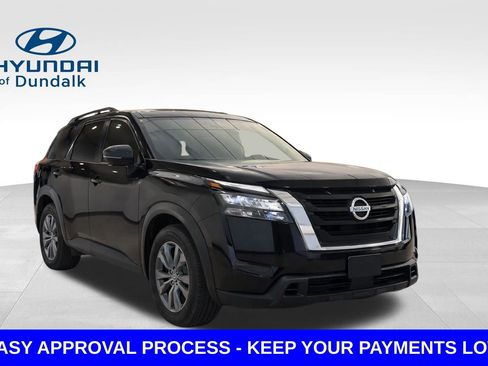 Used 2025 Nissan Pathfinder SV w/ SV Premium Package AWD/4WD image 3