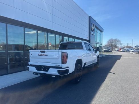 Used 2024 GMC Sierra 2500 AT4 w/ AT4 Premium Plus Package AWD/4WD image 3