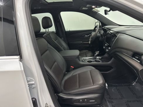 Used 2023 Chevrolet Traverse High Country image 33
