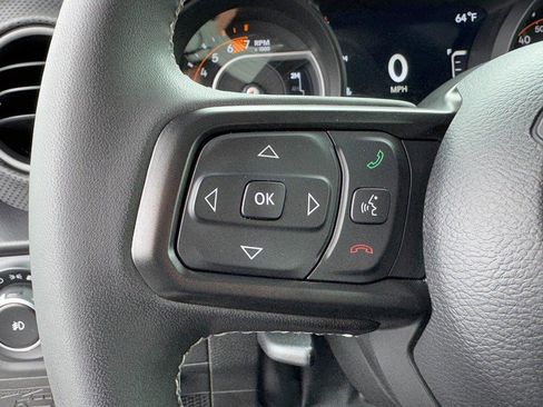 Used 2025 Jeep Wrangler Unlimited Rubicon w/ Convenience Group AWD/4WD image 16